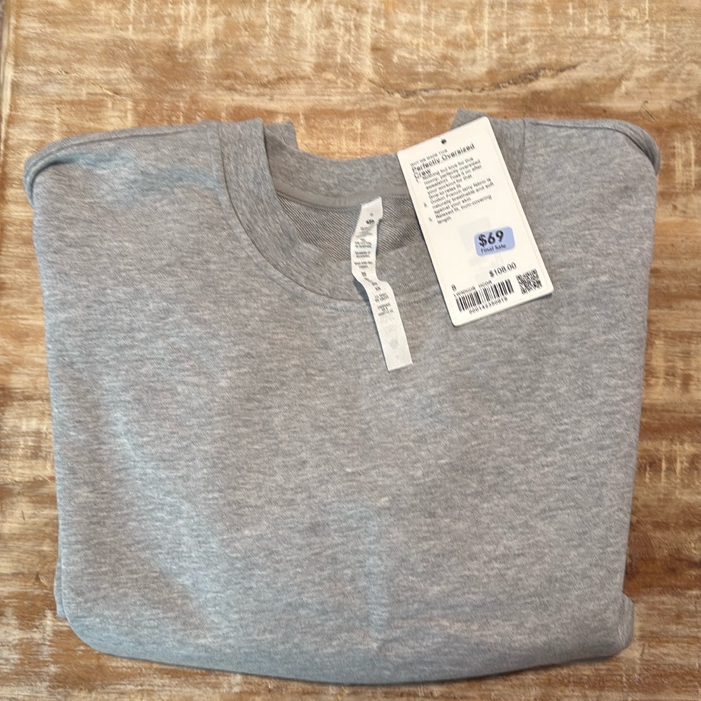 Lululemon new with tag perfectly oversized crew